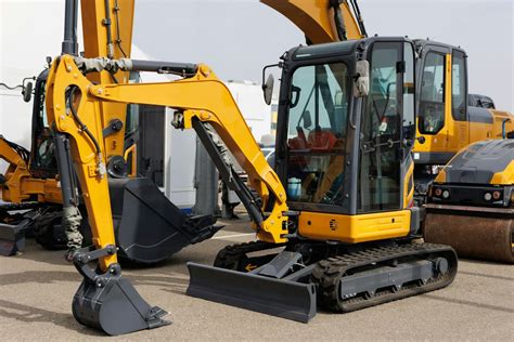 What Is A Compact (Mini) Excavator & Their Uses 